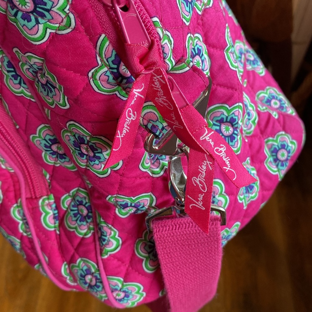 Vera Bradley Pink Swirls Flowers overnight weekend bag - Picture 4 of 12